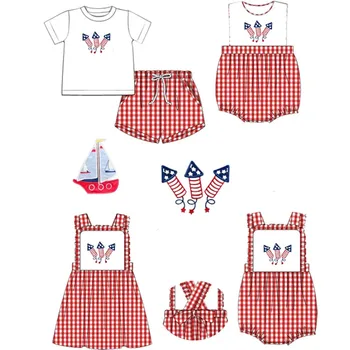 Новый дизайн, летний костюм для мальчиков и девочек с принтом в честь Национального дня, комбинезон для малышей, бутик, без рукавов, с широким плечевым ремнем, Sui